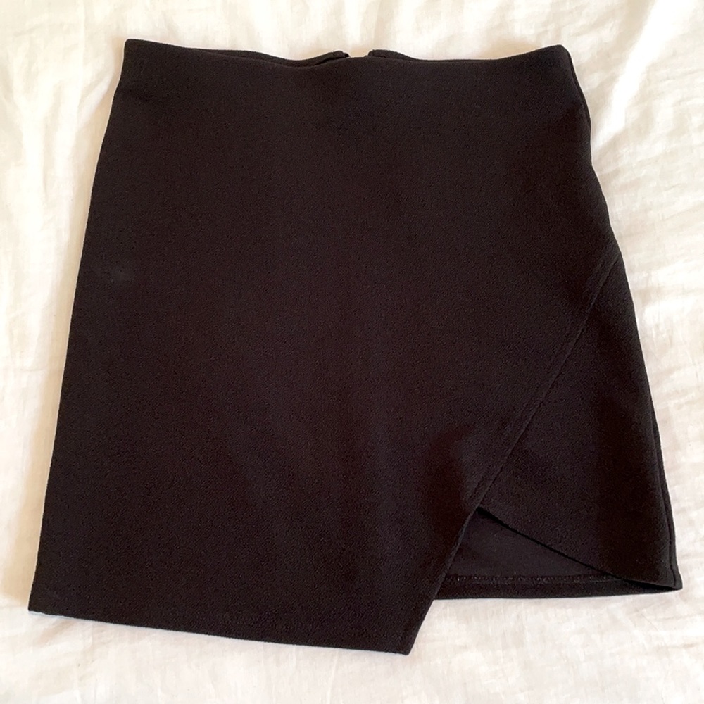 Black Mini skirt with cutout
